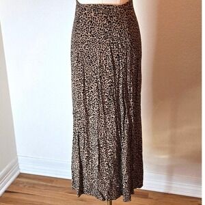 Reformation Leopard Print Midi Skirt with slit Womens 8 Runs Small Viscose